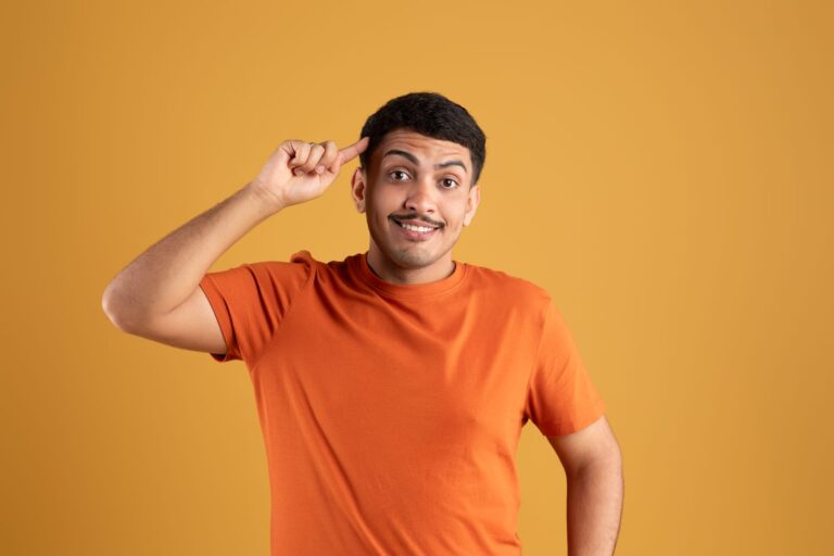 什麼是第三人稱單數？快速掌握英文文法中的人稱變化！ [What Is The Third Person Singlular? Quickly Grasp The Changes Of Grammatical Persons!]