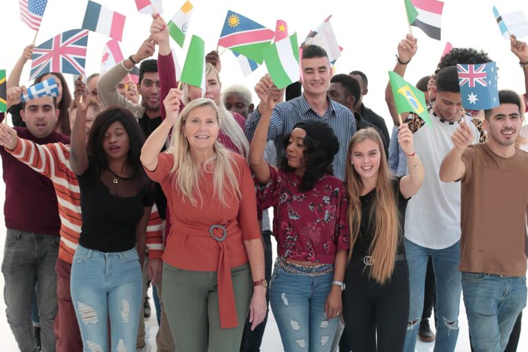 如何利用英語學習工具提升英文會話能力？ [How To Use Learning Tools To Improve Your Spoken English Ability?]