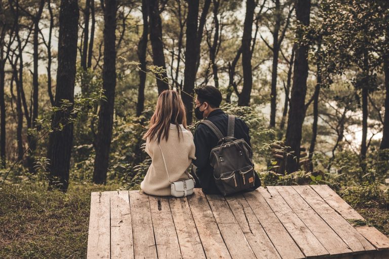 2025浪漫愛情短句：如何用英文短句打動心儀對象？ [Romantic English Phrases For Touching Hearts]