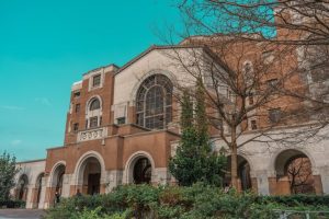 中壢高中學生如何透過英文學習提升國際視野？ [How Zhongli High School Students Enhance Global Vision Through English Learning?]