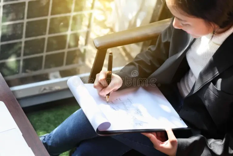 避免這些錯誤！用聯合大學語言課程提升你的英文寫作技巧 [Avoid These Mistakes! Enhance Your English Writing Skills With UAH Language Courses]