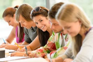 四技二專學生必讀！如何利用提升英文能力進軍國際市場？ [How to Enhance English Skills for Global Market in Junior Colleges and Institutions of Technology?]