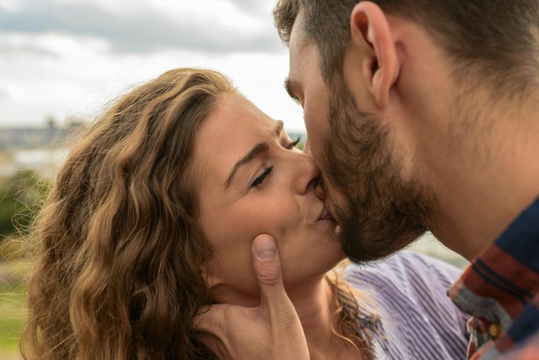 如何用示愛英文打動心儀對象？3個必學實用技巧 [How To Use Love Expressions In English To Impress Your Crush? 3 Must Learn Practical Tips]