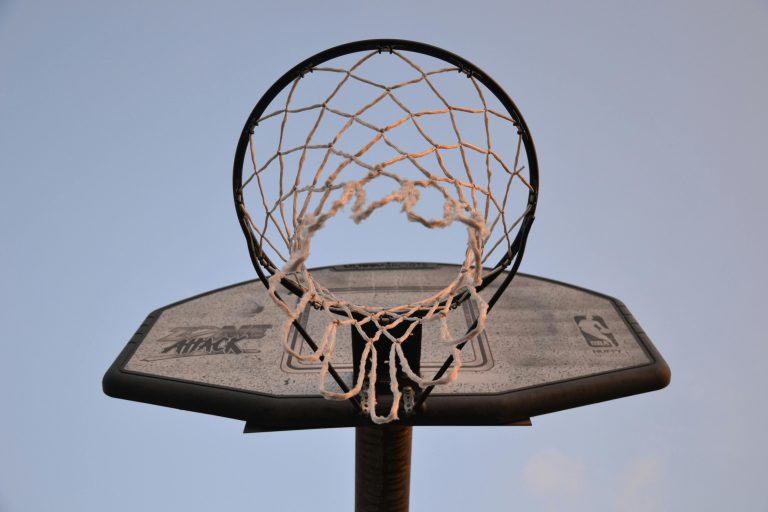 如何用NBA直播英文提升你的英文聽力？ [How To Improve Your English Listening Skills With NBA Live Streams?]