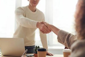 銘傳大學英文面試技巧｜5個常見問題與應對方法，避免掉入這些語言陷阱！ [Ming Chuan University English Interview Guide: 5 Common Questions & Tips]
