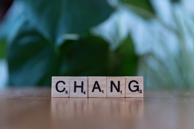中文名字翻英文常見錯誤有哪些？5大NG寫法你一定要避免 [Common Mistakes When Translating Chinese Names Into English: 5 Big No Gos You Must Avoid]