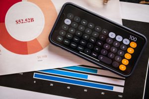 Billion 與百萬差在哪？英文金額常見錯誤解析，這 5 種情境最容易搞混 [Understanding The Difference Between Billion And Million: 5 Common English Money Mistakes]