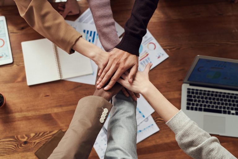 合作英文怎麼說？5種實用表達方式讓你商務英文溝通不NG [5 Practical Ways To Express ‘Cooperation’ In English For Professional Business Communication]