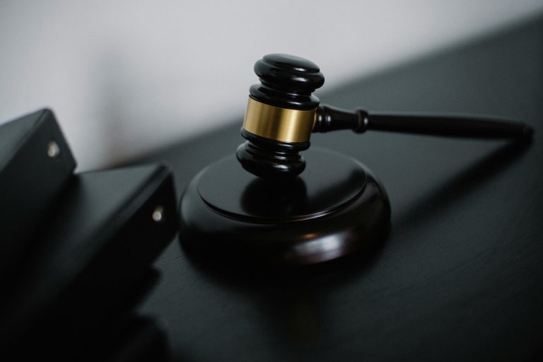 翻譯社法律文件翻譯常見5大錯誤｜避免法律糾紛的實用提醒 [Top 5 Common Legal Document Translation Errors By Translation Agencies: Practical Tips To Avoid Legal Disputes]