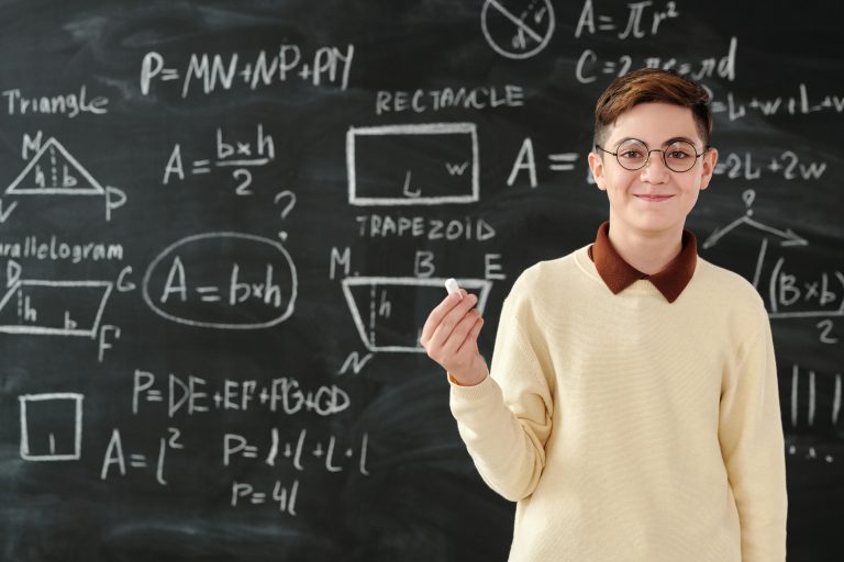 三角形面積公式英文怎麼說？避免5個常見英文寫作錯誤 [How To Say The Triangle Area Formula In English? Avoid 5 Common English Writing Mistakes]