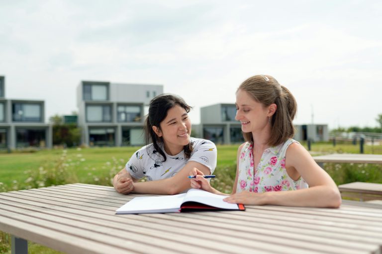 台南英文家教怎麼選？5大常見錯誤新手必避免 [How To Choose A Tainan English Tutor? 5 Major Mistakes Beginners Must Avoid]