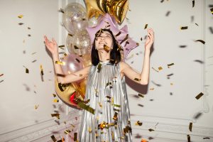 加油英文怎麼說？6個情境用語與常犯錯誤一次解析 [How To Say 'Cheer Up' In English? 6 Situational Phrases And Common Mistakes Explained]