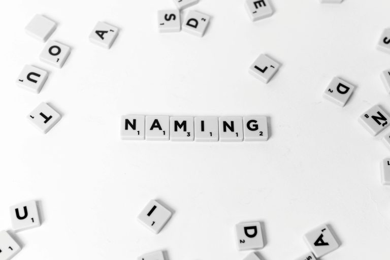 女生英文名字這樣選最容易出錯？8個你該避免的命名陷阱解析 [8 Naming Traps To Avoid When Choosing Girls' English Names]