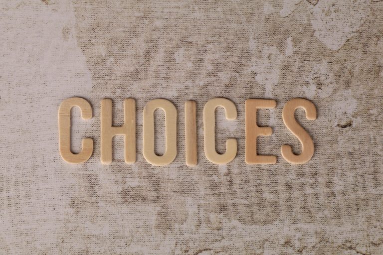 英文刺青別亂選？2025常見後悔刺青圖案與正確挑選英文建議 [Don’t Choose English Tattoos Lightly? Top Regrets In 2025 & Expert Tips]