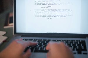 數位劇本創作常見錯誤：5個你不能忽略的英文寫作陷阱 [Common Mistakes In Digital Scriptwriting: 5 English Writing Traps You Can't Ignore]