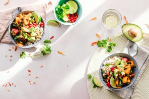 保健飲食英文怎麼說？5個日常情境實用例句（含常見健康飲食單字解析） [How To Say “Health Food” In English? 5 Practical Daily Scenarios With Useful Vocabulary]