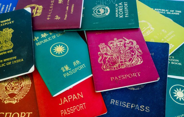 護照名字翻譯常見錯誤有哪些？5個避免申請被退件的實用英文技巧 [Common Mistakes in Translating Passport Names: 5 Essential English Tips to Avoid Rejection]
