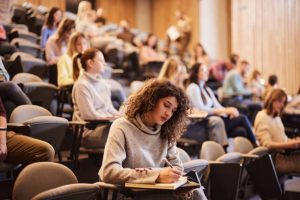 逢甲大學招生率下滑的5大原因？英文學習者該注意哪些趨勢