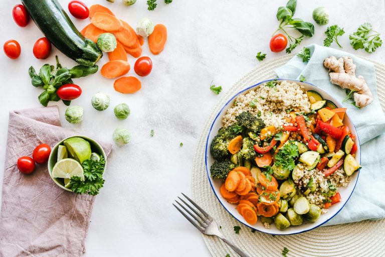 營養新知你不可不知：2025年最新7大飲食迷思破解！ [Must Know Nutrition Updates: Debunking 7 Top Diet Myths In 2025]