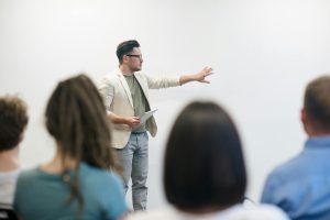 英文簡報技巧大公開：5個你一定要避開的常見錯誤（2025最新） [English Presentation Skills Revealed: 5 Major Mistakes To Avoid In 2025]