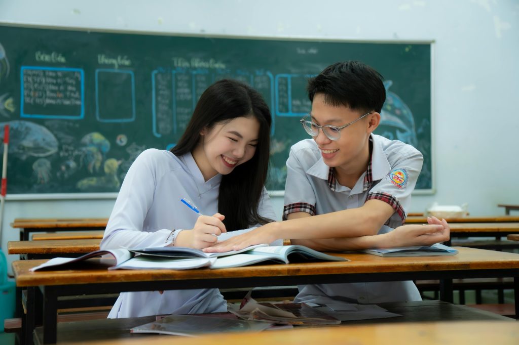 勉強作業激勵孩子語句｜7個你不能忽略的英文鼓勵句，提升孩子寫作業的自信心 [Encouraging English Phrases For Kids Doing Homework: 7 Key English Sentences To Boost Motivation]｜