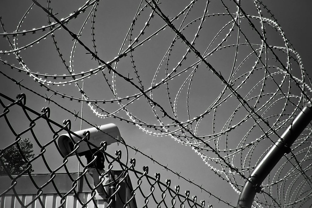 教師解聘新辦法與案例分析：2025年臺灣英文教師必知的3大陷阱與避免方法 [Teacher Dismissal New Policies & Case Study: 3 Key Traps And Solutions For Taiwan English Teachers In 2025]｜