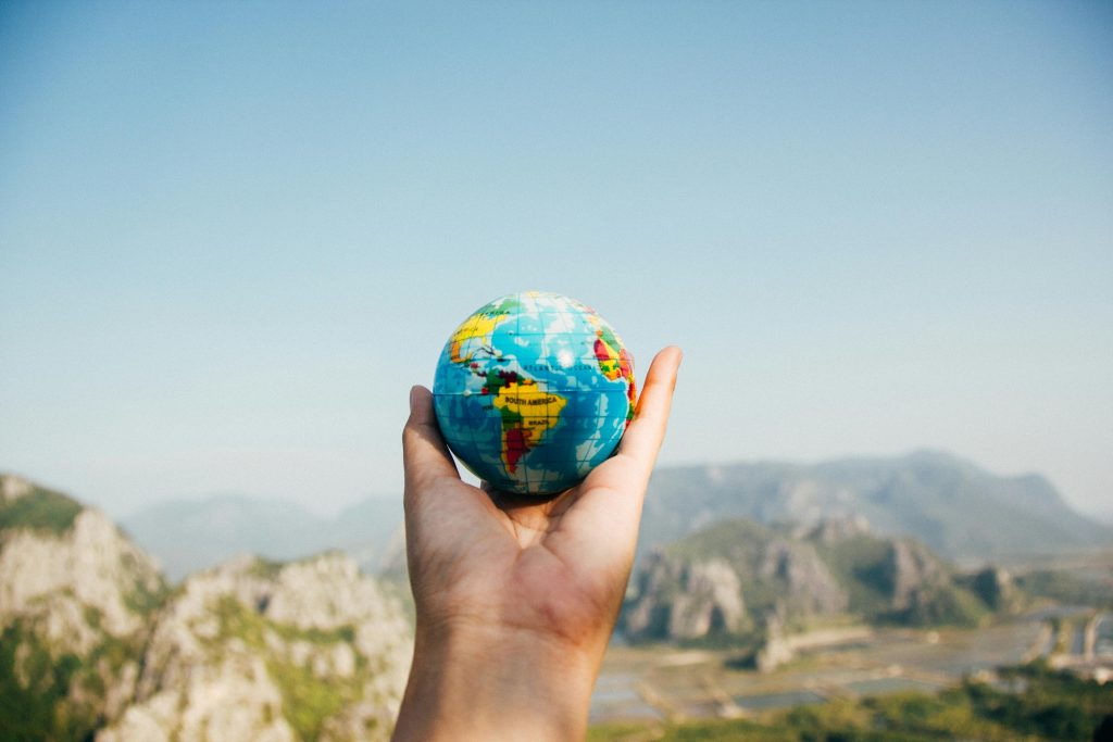 雙語教育優劣：你該避免的5大迷思與實際影響解析 [Bilingual Education Pros And Cons: Debunking 5 Common Myths And Real Impact Analysis]｜