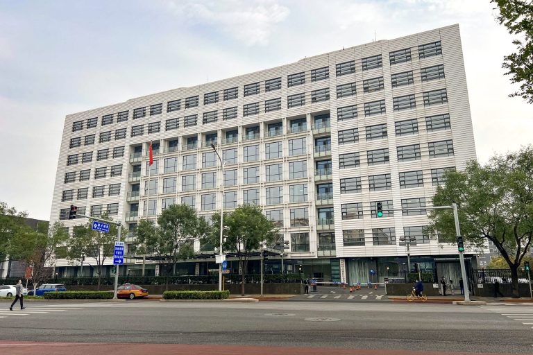 教育部英文政策為什麼常被誤解？5大常見迷思與實際影響解析 [Why is the Ministry of Education's English Policy Often Misunderstood? 5 Common Myths and the Real Impact]