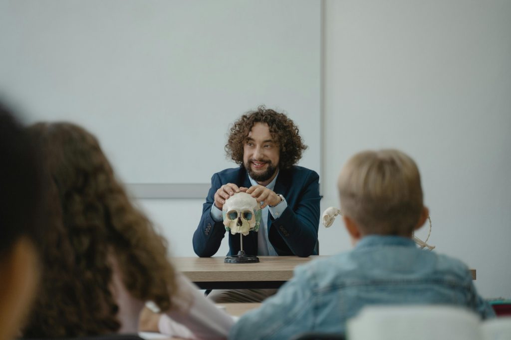 代理教師困境：5大你不可忽視的英語教學挑戰及避免方法 [The Plight Of Substitute Teachers: 5 Key English Teaching Challenges And Solutions]｜