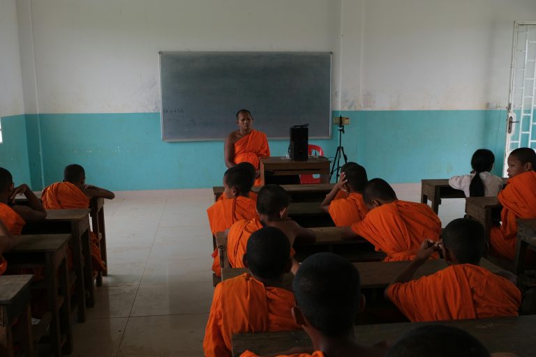 教師荒衝擊英文教學？2025年家長不可忽視的5大隱藏風險 [How Teacher Shortage Impacts English Education: 5 Hidden Risks For Parents In 2025]