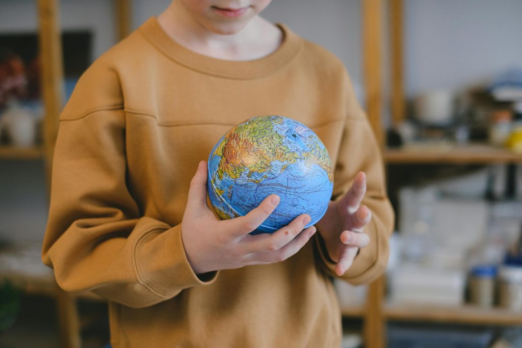 教師荒英文怎麼說？2025年不可不知的5個相關英文表達與教學迷思破解 [How To Say Teacher Shortage In English? 5 Must Know Terms And Common Myths Clarified In 2025]｜