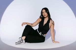 新鮮人高薪工作有哪些？2025畢業生最容易入職的7大職缺與英文面試技巧 [Top High Paying Jobs For Fresh Graduates 2025: 7 Easiest Positions & English Interview Tips]