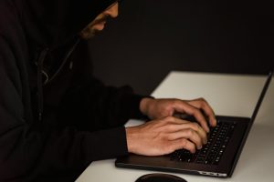 大考中心違規英文怎麼說？學測常見違規情境與英文單字解析 [How To Say 'Exam Center Violation' In English? Common Test Violations And Vocabulary Analysis]