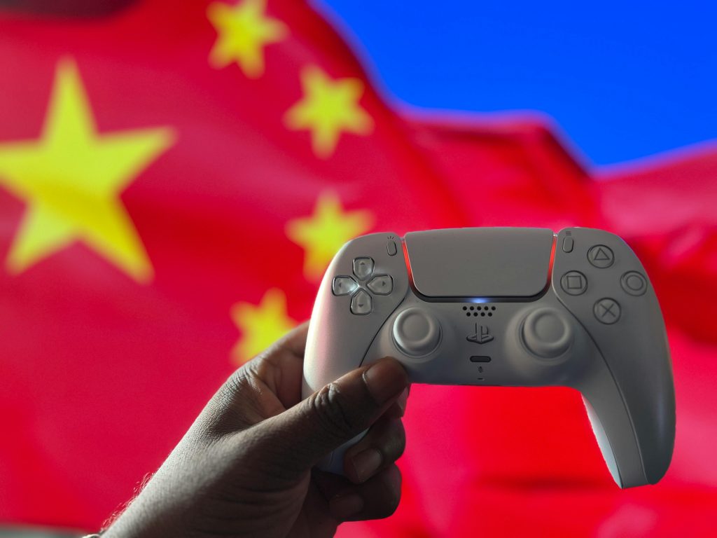 毛孩不養小孩現象為什麼夯？不可不知的5個英文表達與背後社會原因解析 [Why Is Pet Parenting Replacing Traditional Parenting? 5 Must Know English Expressions & Social Causes]｜