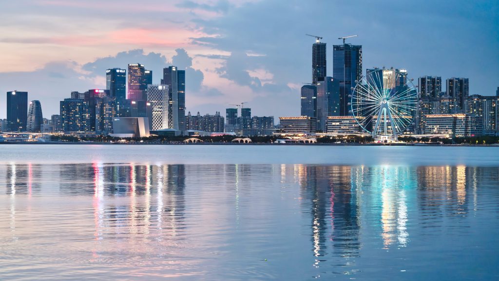 暑期打工英文常用句不可不知！7大情境輕鬆避免溝通尷尬 [Essential English Phrases For Summer Part Time Jobs: 7 Key Scenarios To Avoid Awkward Communication]｜