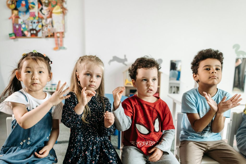 手足互動好處有哪些？不可忽視的3大英文學習新優勢 [Siblings Interaction Benefits: 3 New English Learning Advantages You Can’t Ignore]｜