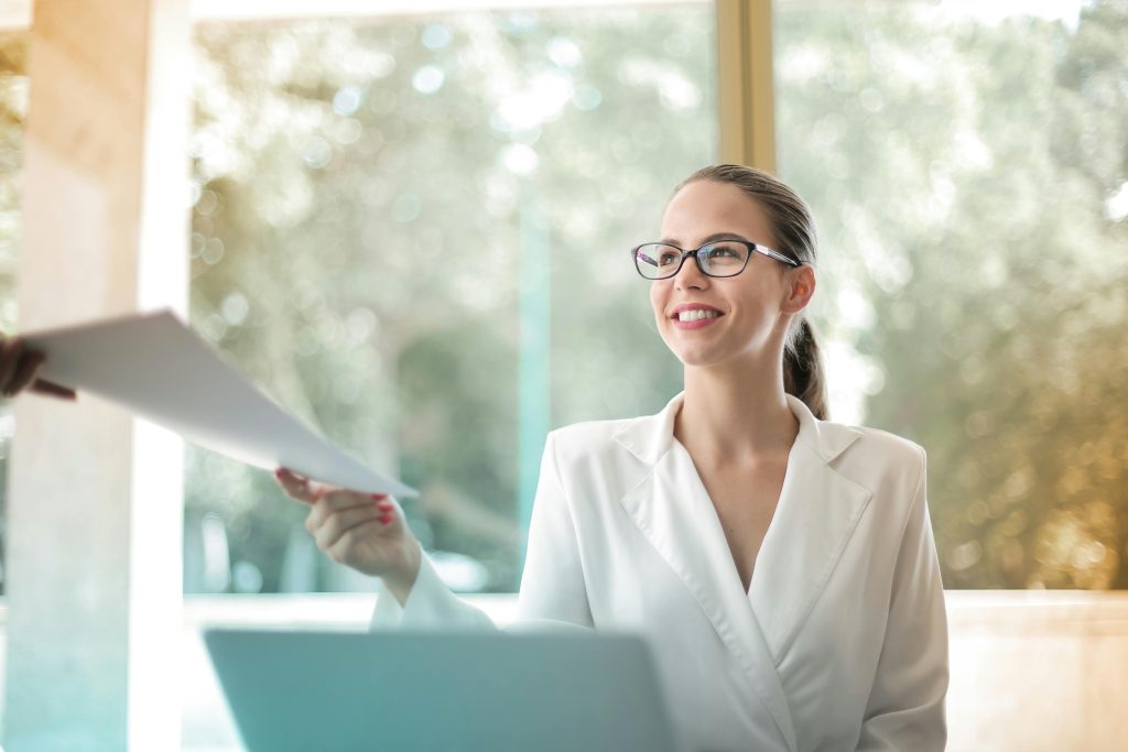人氣王說話術：5個讓你在英文口語表達中脫穎而出的技巧 [English Speaking Superstar: 5 Golden Skills To Stand Out In Communication]｜