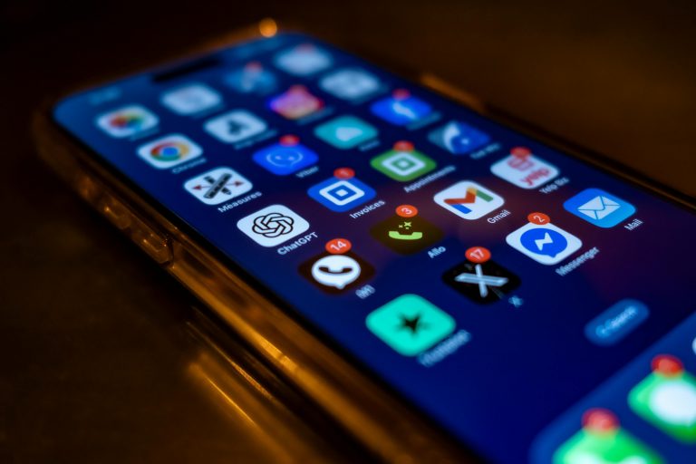 ChatGPT可以幫學生寫報告嗎？學術誠信思辨：你不可不知的5大風險與避免方式 [Can ChatGPT Help Students Write Reports? Academic Integrity, 5 Major Risks And Ways To Avoid Them]