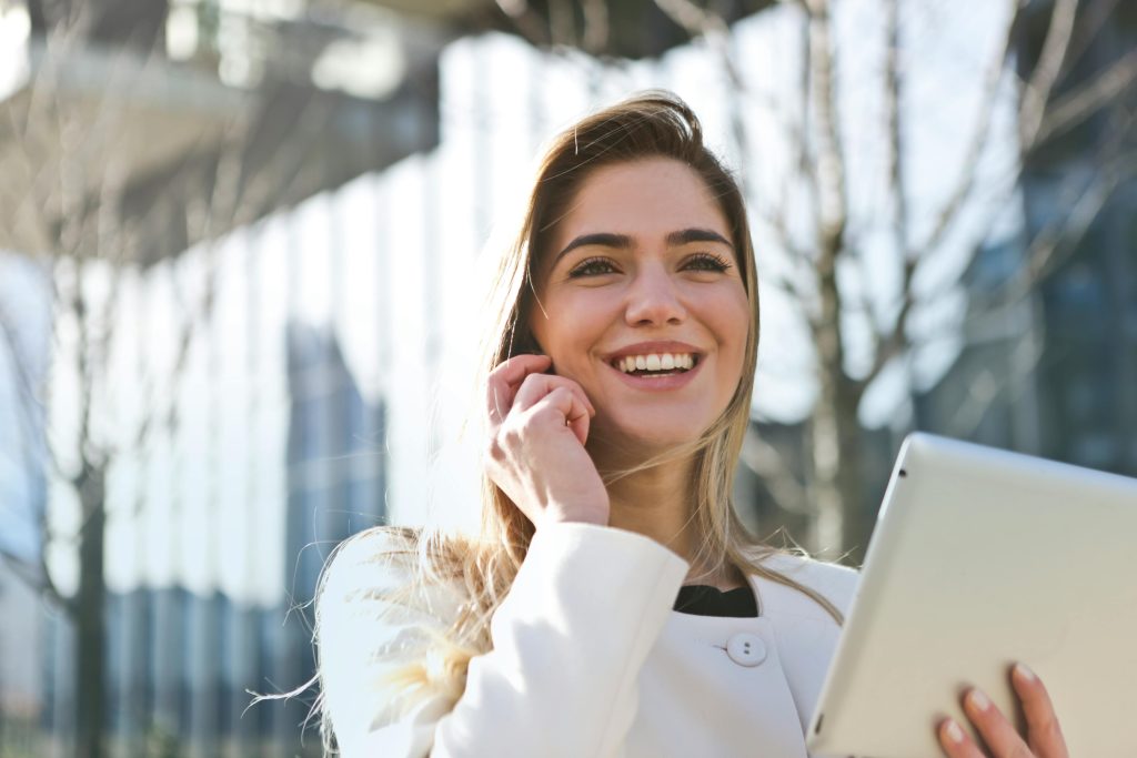AI不會取代的工作有哪些？英文老師必讀的5大職業發展方向 [5 Career Paths For English Teachers That AI Won’t Replace]｜