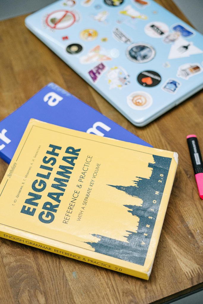 Chatgpt中文功能有哪些？英文學習者絕不能錯過的5大用法 [ChatGPT Chinese Features: 5 Must Know Uses For English Learners]｜