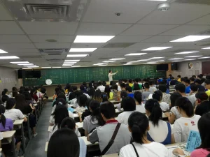 ????教育政策惹議！這些提案家長不埋單：2025年家長最反感的5大教育改革措施總整理