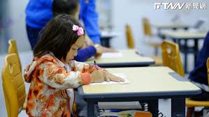 教育預測：2025年英語學習者必須注意的3大趨勢與陷阱