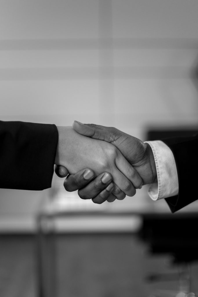 商場稱呼禁忌有哪些？英文溝通中你絕不能犯的4大錯誤 [Business Addressing Taboos: 4 Fatal Mistakes In English Communication]｜