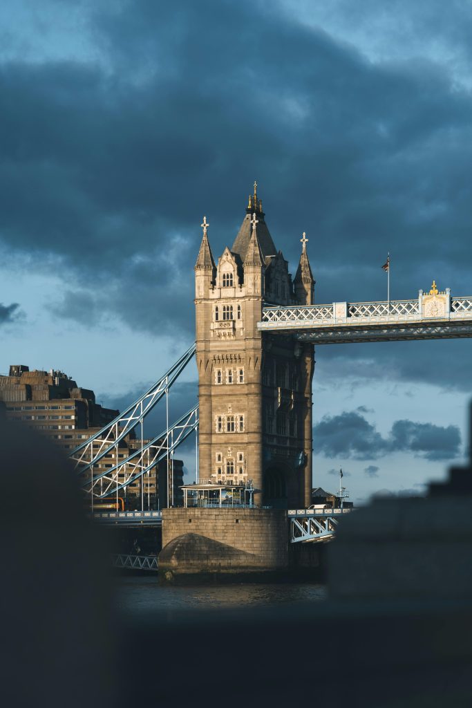 AI使用現況你搞錯了嗎？2025年5大常見誤解與英文學習應用解析 [Do You Misunderstand AI Usage? 2025 Top 5 Misconceptions & English Learning Applications]｜