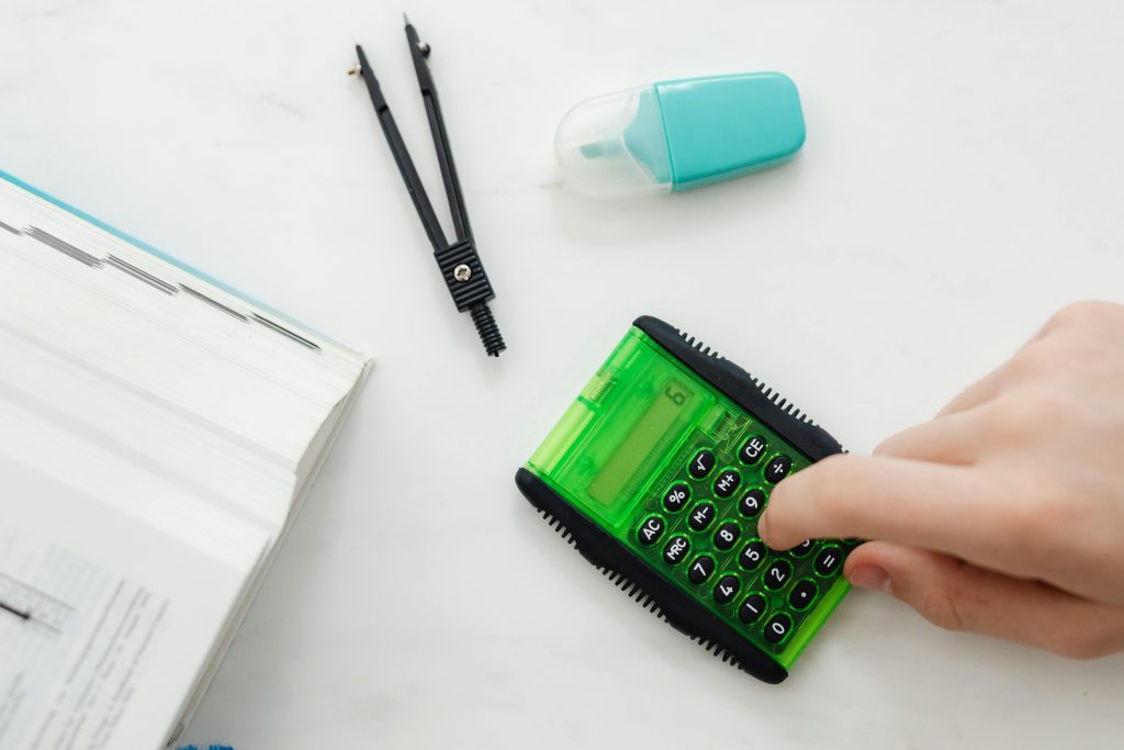 積分計算機是什麼？英文學習者必知的3大陷阱與避免方法 [What Is A Score Calculator? 3 Major Pitfalls And How To Avoid Them For English Learners]｜