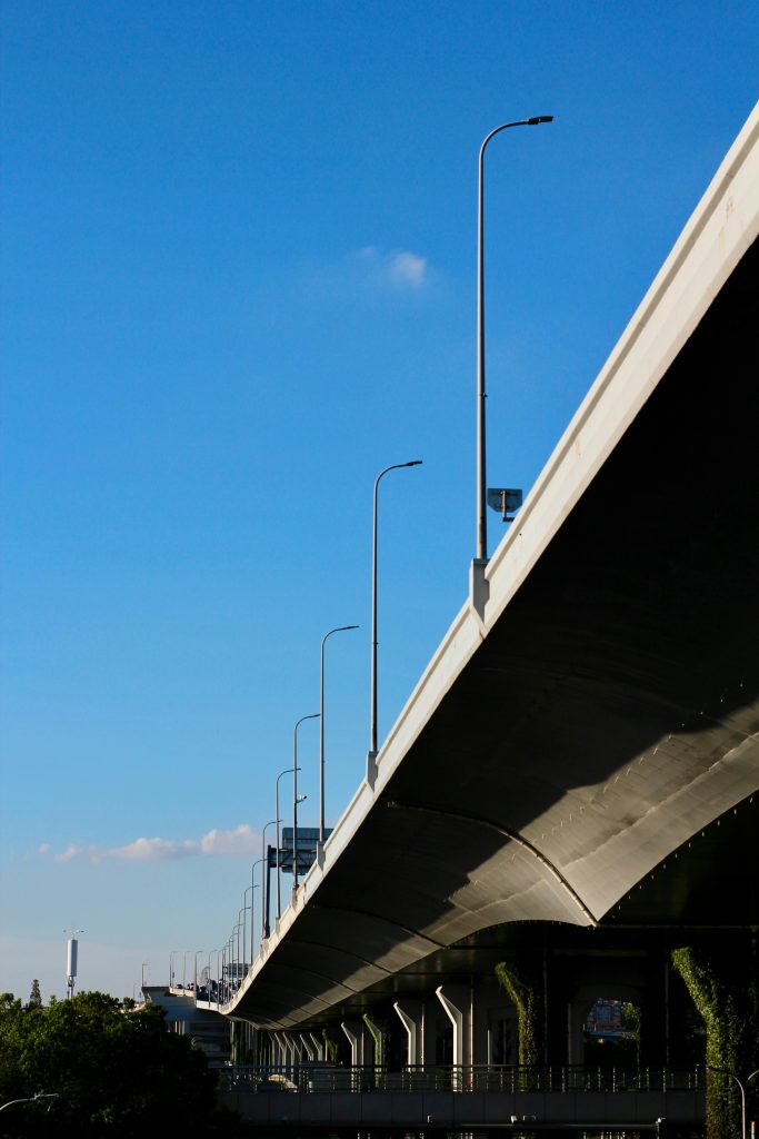 Chill潮語有哪些？5個你誤用的chill潮語和正確英文用法解析 [5 Commonly Misused 'Chill' Slang And Their Correct Usage]｜