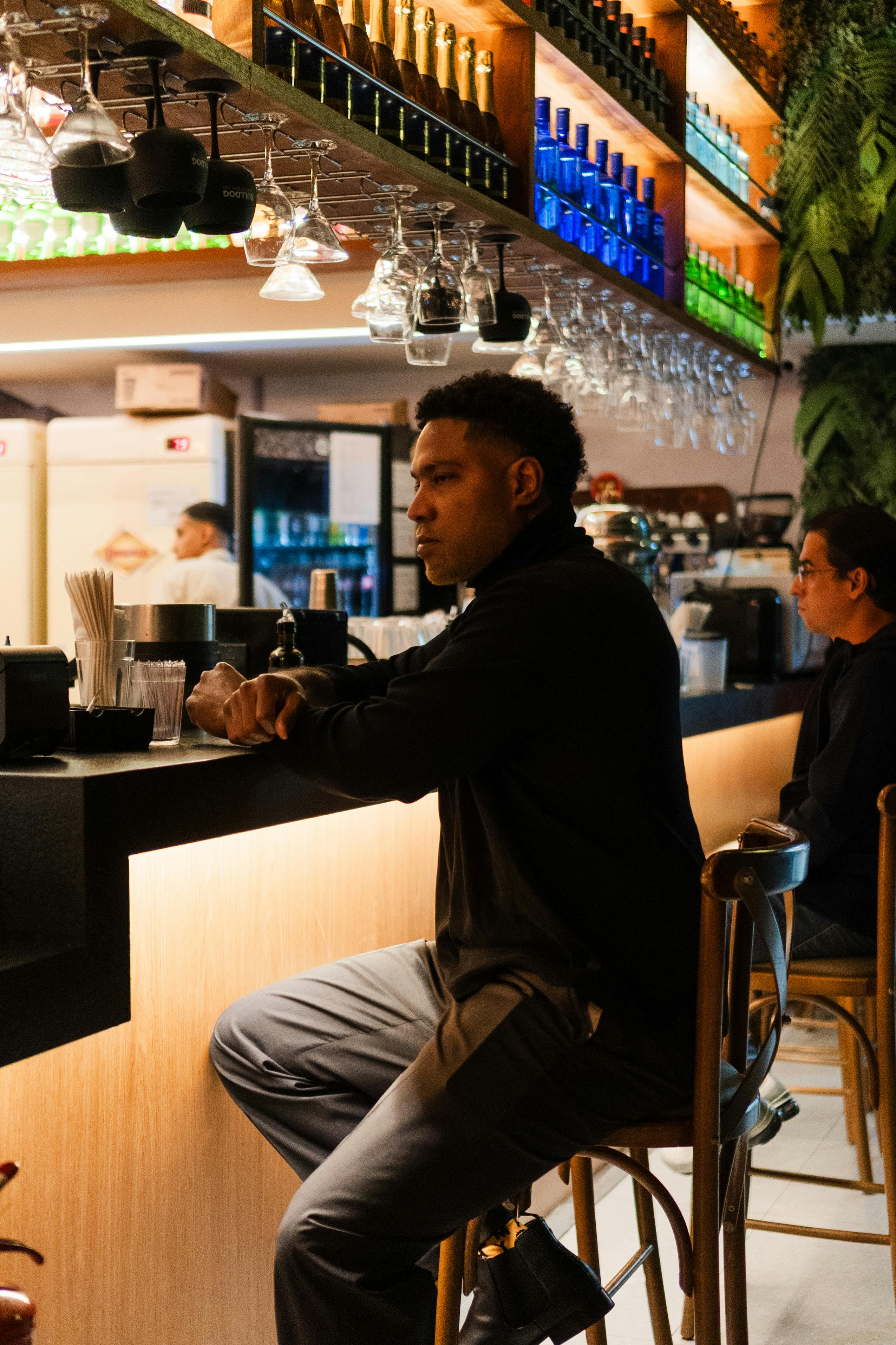 Chill 意思是什麼？5個常見用法與你不知道的英文地雷 [What Does Chill Mean? 5 Common Uses And Hidden English Pitfalls]｜