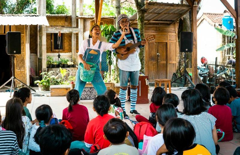 【2025英文兒歌推薦】年度8大啟蒙神曲｜語感×情緒×文化×親子共學全攻略（爸媽必收藏！） (2)