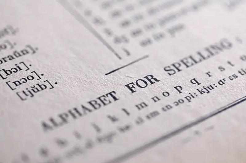 【英文發音查詢全攻略】5大常見錯誤+專家級矯正技巧|一次練對音標、連音、弱讀、口型,打造最自然的英語口說 (7)