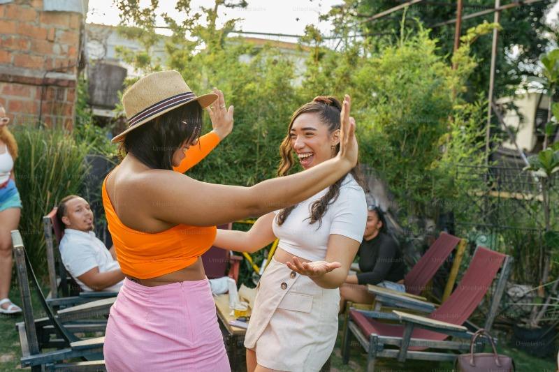 初次見面英文打招呼大全：避免文化誤區，打造100%好印象的正確開場！｜國際專家認證的5大必學問候語 (5)